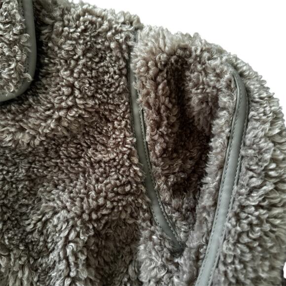 Hollister Women's Sherpa Jacket Biker Silhouette 
Light Brown Cozy Fall Size XS - Picture 4 of 12